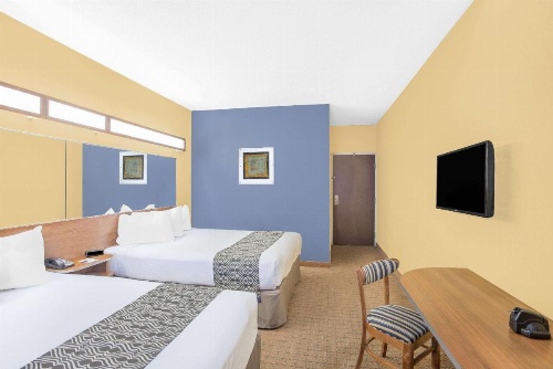 Microtel Inn & Suites By Wyndham Chili/Rochester Airport image 26