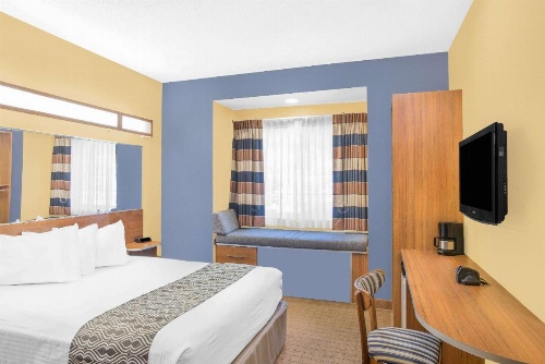 Microtel Inn & Suites By Wyndham Chili/Rochester Airport image 28