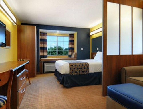 Microtel Inn & Suites By Wyndham Chili/Rochester Airport image 8